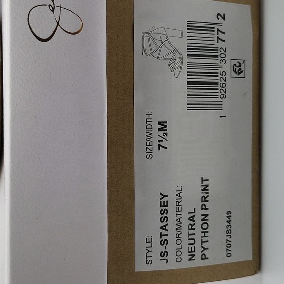 592- Jessica Simpson Stassey Neutral Python Print Size 7.5 NWT - Picture 8 of 12